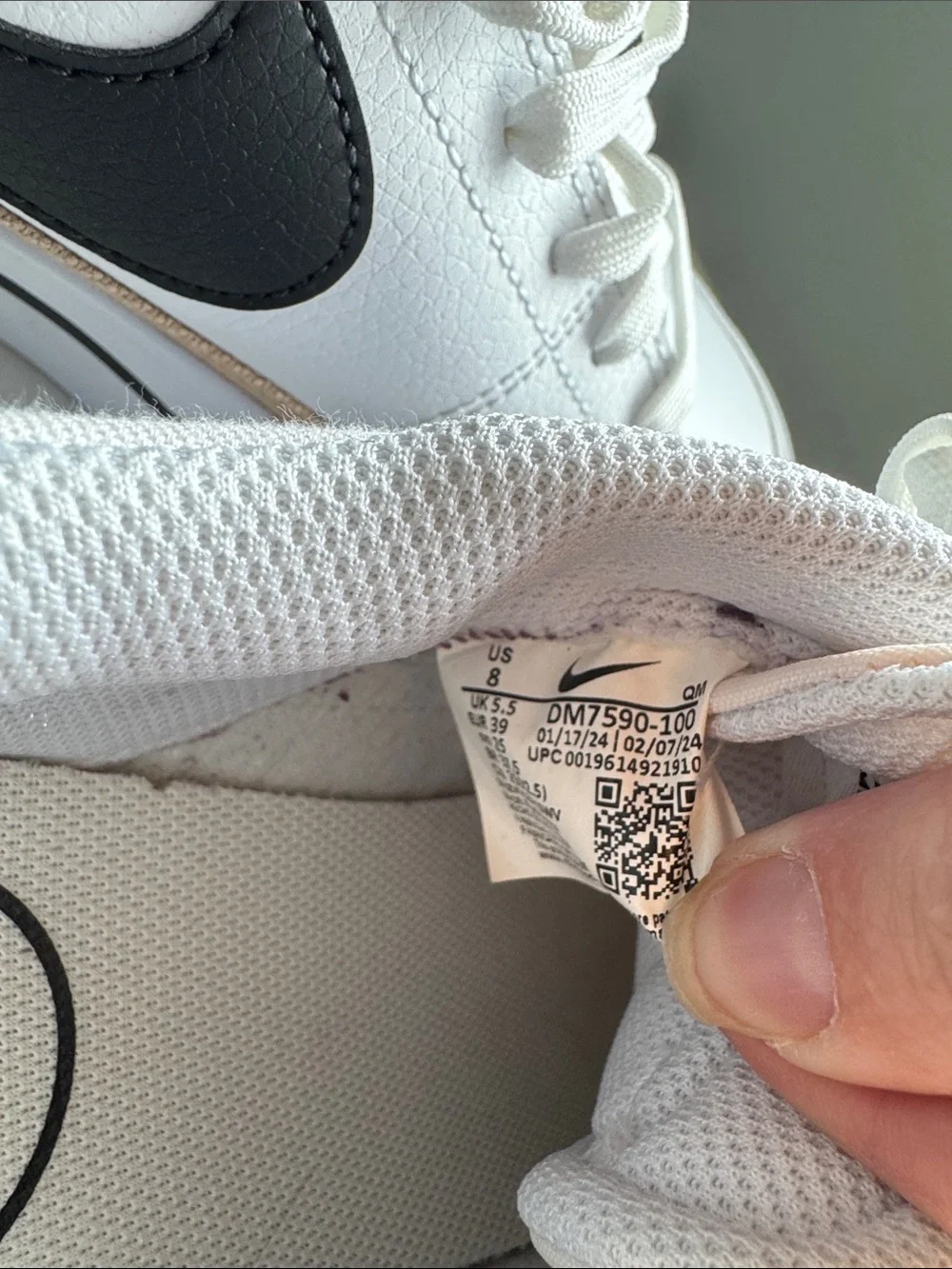 Nike court legacy lift white women’s 8 excellent condition